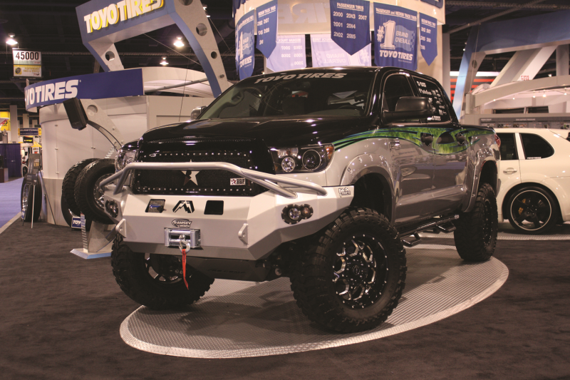 Fab Fours - Fab Fours Premium Heavy Duty Winch Front Bumper TT07-H1852-1