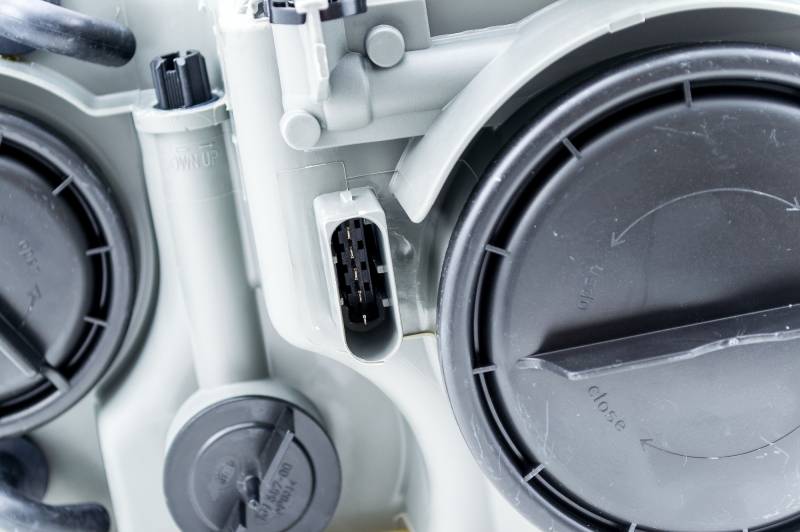 Hella - Hella Headlight Assembly 7988361