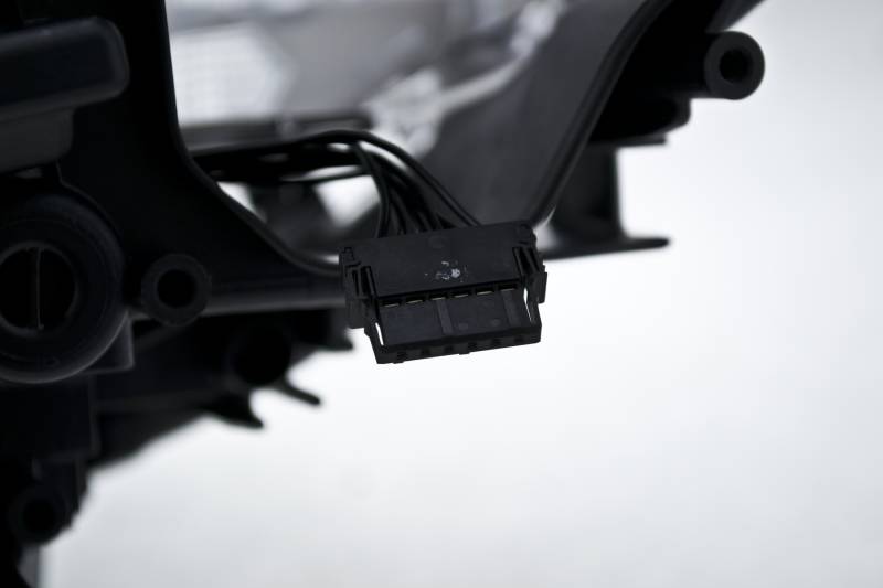 Hella - Hella Headlight Assembly 10131661