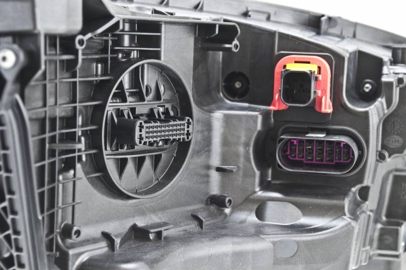 Hella - Hella Headlight Assembly 11869351