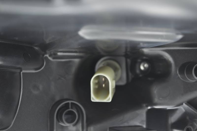 Hella - Hella Headlight Assembly 263400861