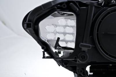 Hella - Hella Headlight Assembly 10131651 - Image 5