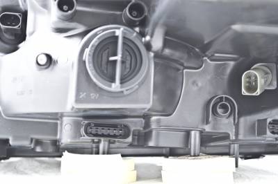 Hella - Hella Headlight Assembly 263036461 - Image 2