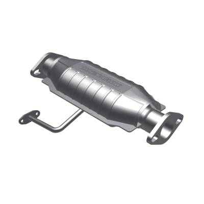 MagnaFlow  - MagnaFlow Standard Grade Direct-Fit Catalytic Converter - 23689 - Image 2