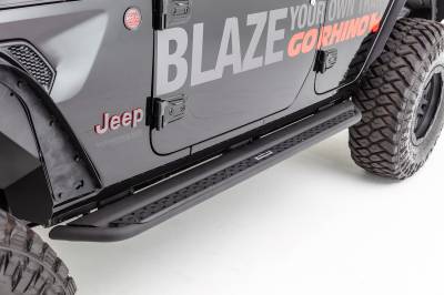 Go Rhino Dominator Xtreme DSS Side Steps with Mounting Brackets Kit - Textured Black  DSS4927T
